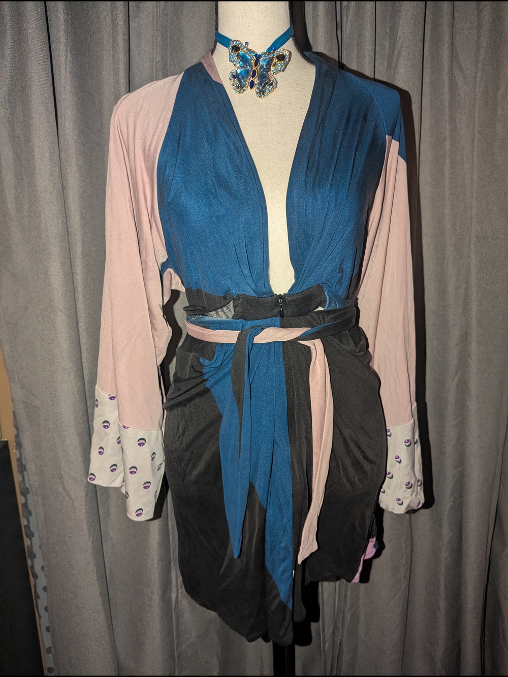 ISSA Colorblock Long Wide Sleeve Midi Dress in Blue, Pink & Black S?